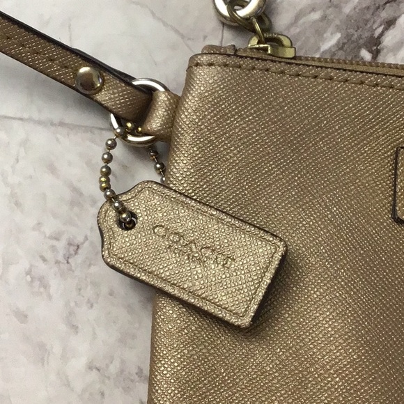 Coach Darcy Bow gold Saffiano leather wristlet wallet F51672 - Picture 3 of 6